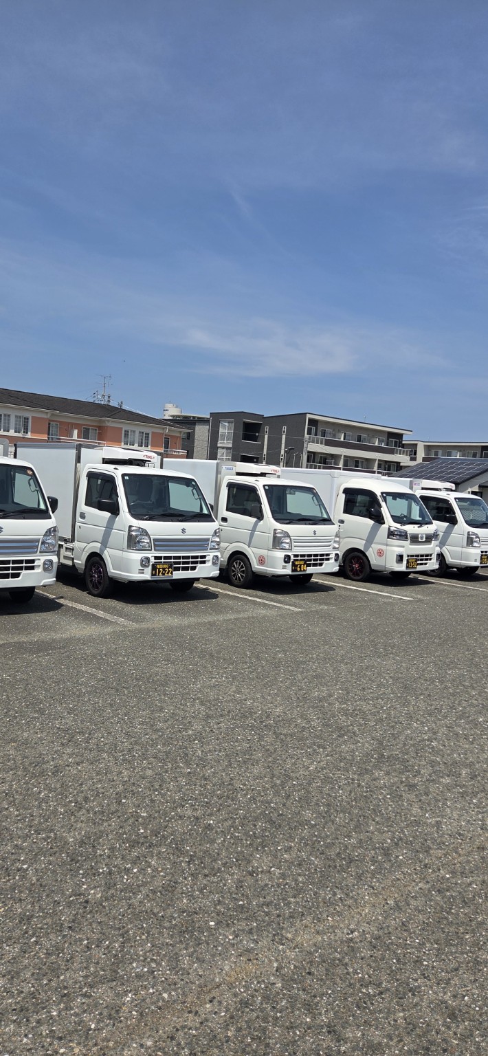 I・S運送の軽冷凍車